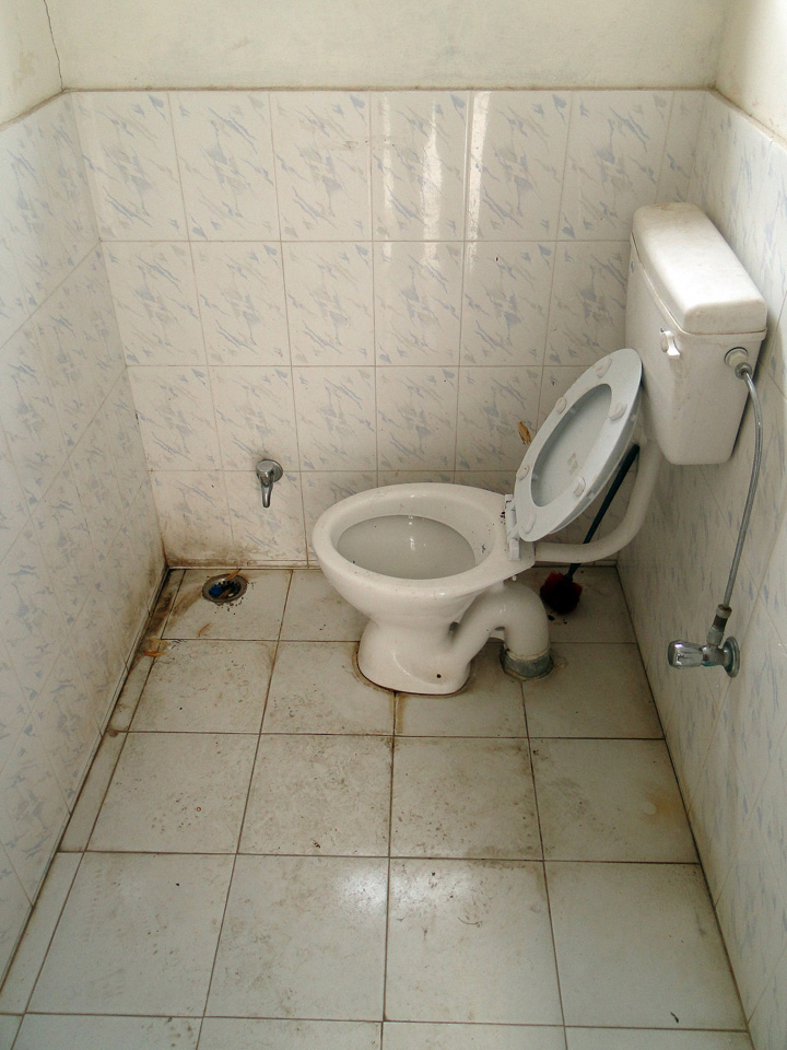 Toilettenpapier: Held ohne Umhang.